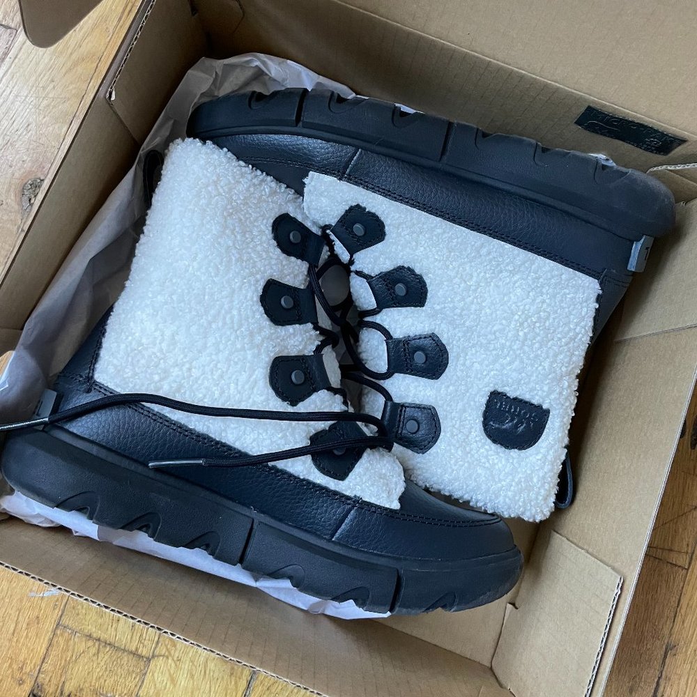 Sorel WOMEN'S SOREL EXPLORER™ II JOAN COZY Black Shearling Winter Boot 7